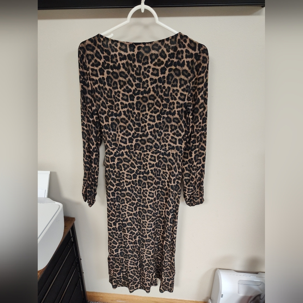 NWT! Women's H & M Leopard Print Wrap Dress - Size 2 - Picture 3 of 4
